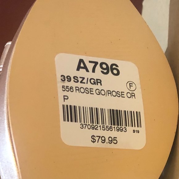 Brand new Le chateau golden  wedding heels . - Picture 6 of 12